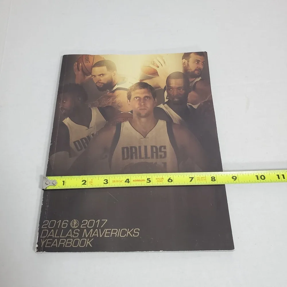 Dallas Mavericks 2016–2017 Official Yearbook–NBA Media‎ Guide–Dirk Nowitzki